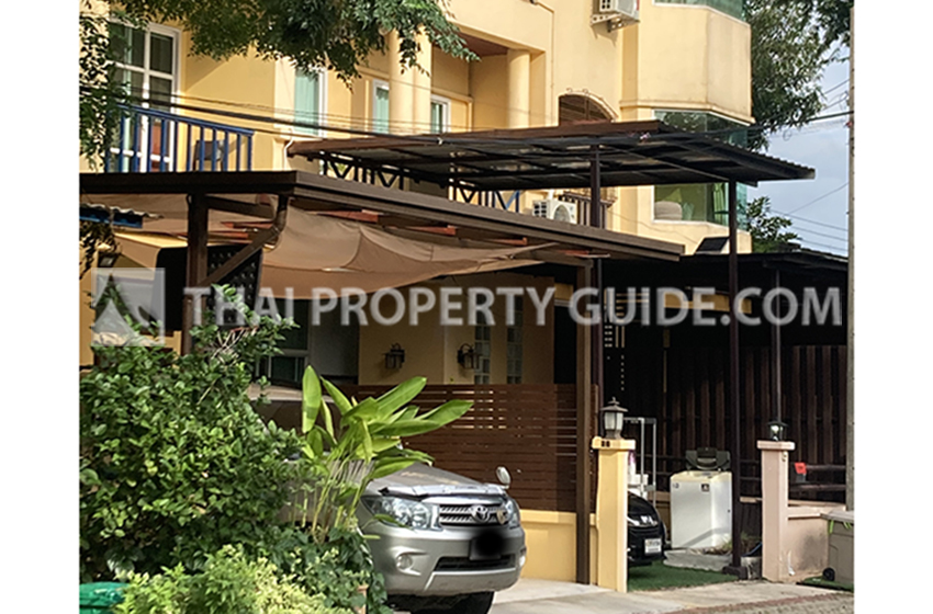 Townhouse for rent in Nichada Thani